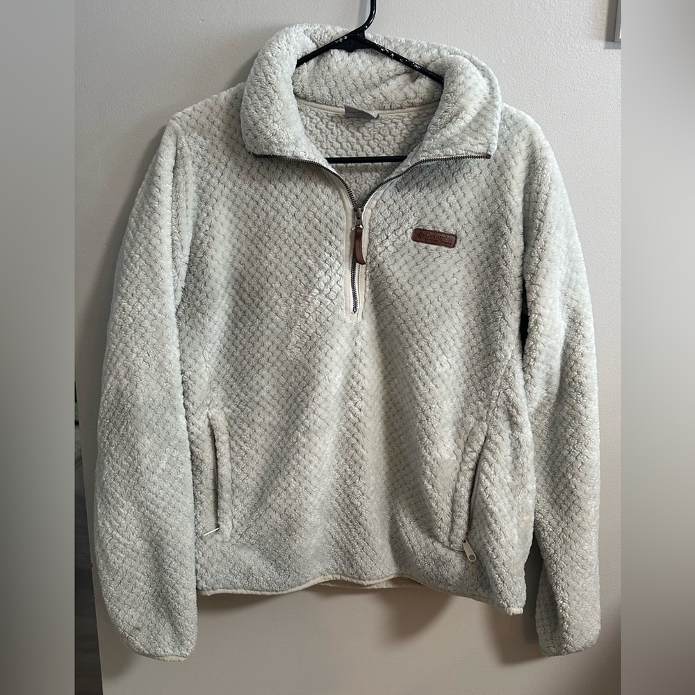 Woman’s white Columbia fireside quarter zip fleece